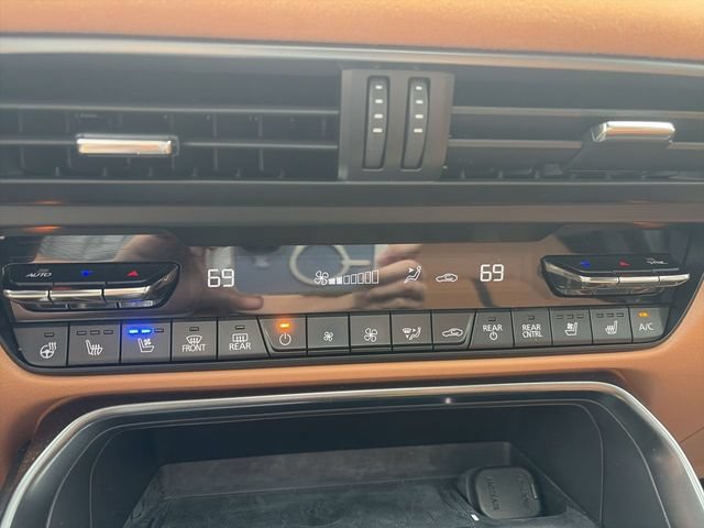 Certified 2025 MAZDA CX-70 3.3 Turbo S w/ Premium Plus AWD/4WD image 19