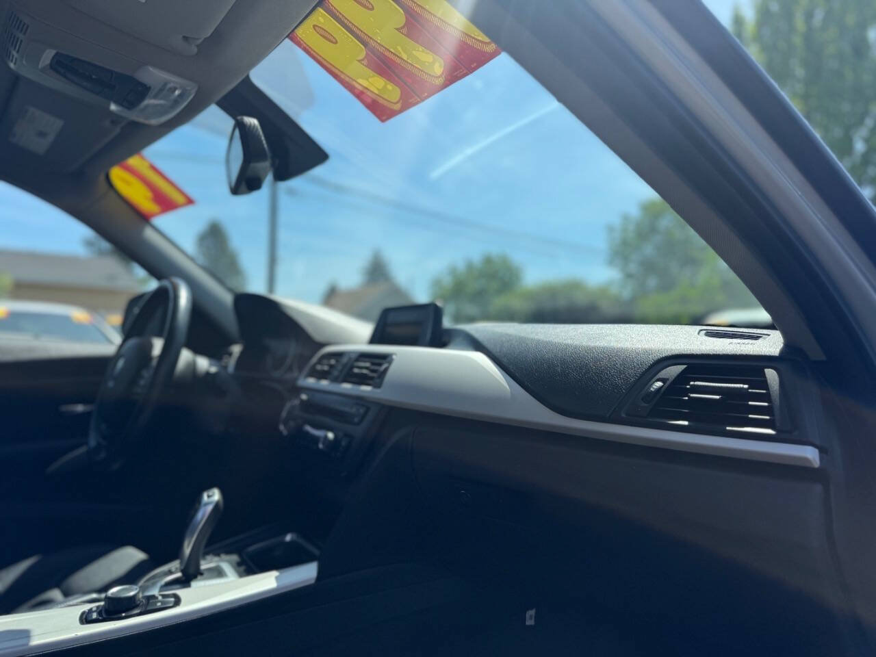 Used 2014 BMW 320i xDrive Sedan AWD/4WD image 6