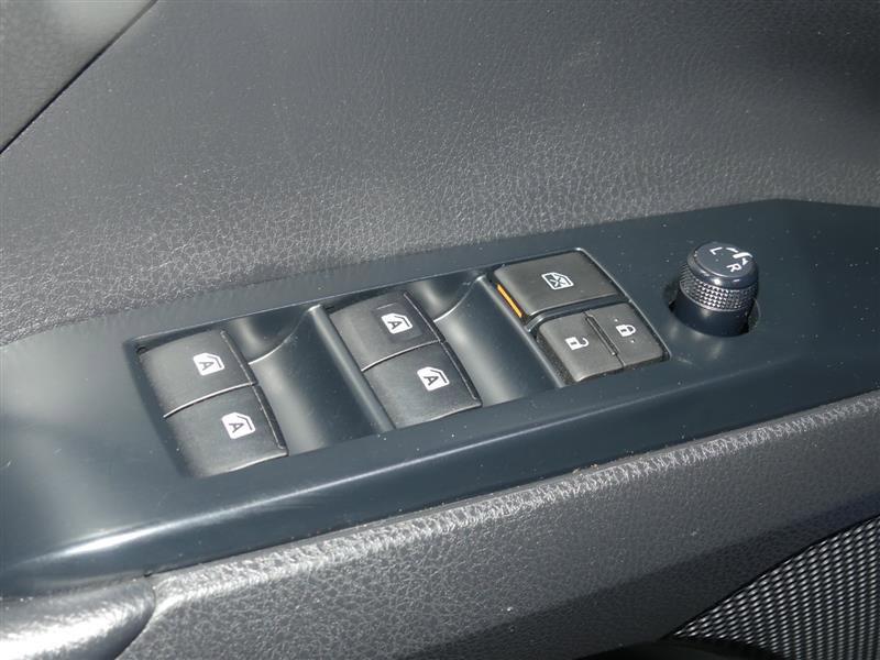 Used 2020 Toyota Camry SE image 19