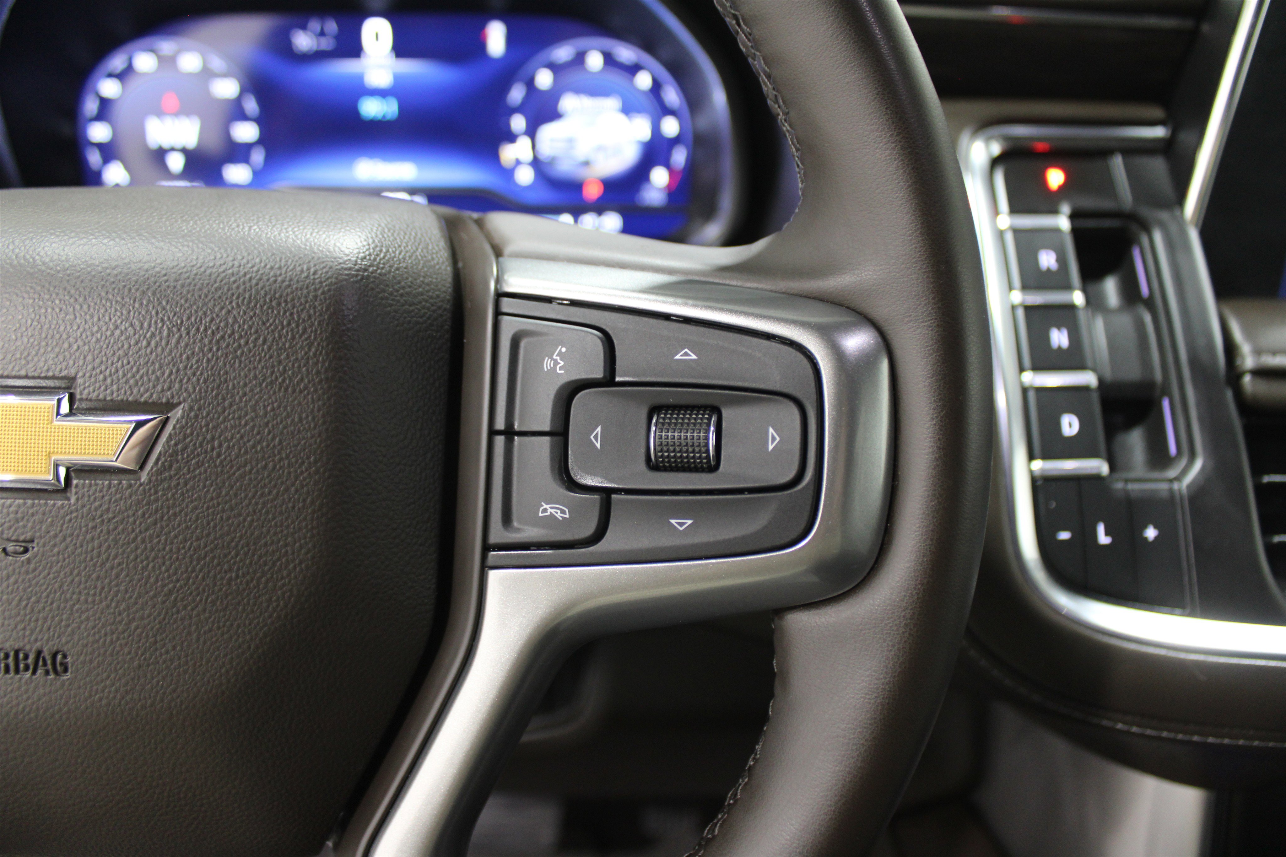 Used 2024 Chevrolet Tahoe LT w/ Luxury Package image 12