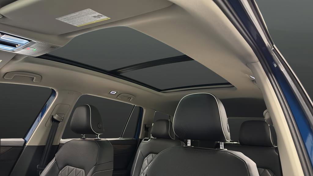 Used 2025 Volkswagen Atlas SEL Premium R-Line image 12