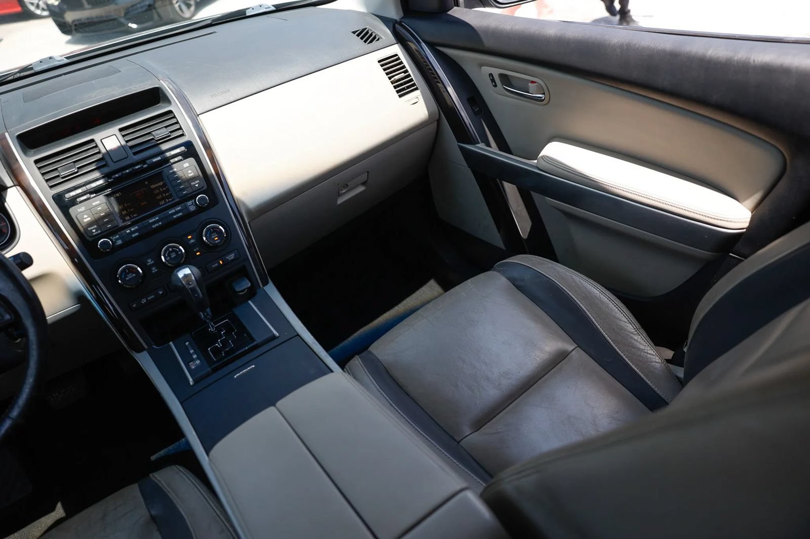 Used 2011 MAZDA CX-9 Grand Touring w/ Moonroof & Bose Audio Pkg FWD image 12