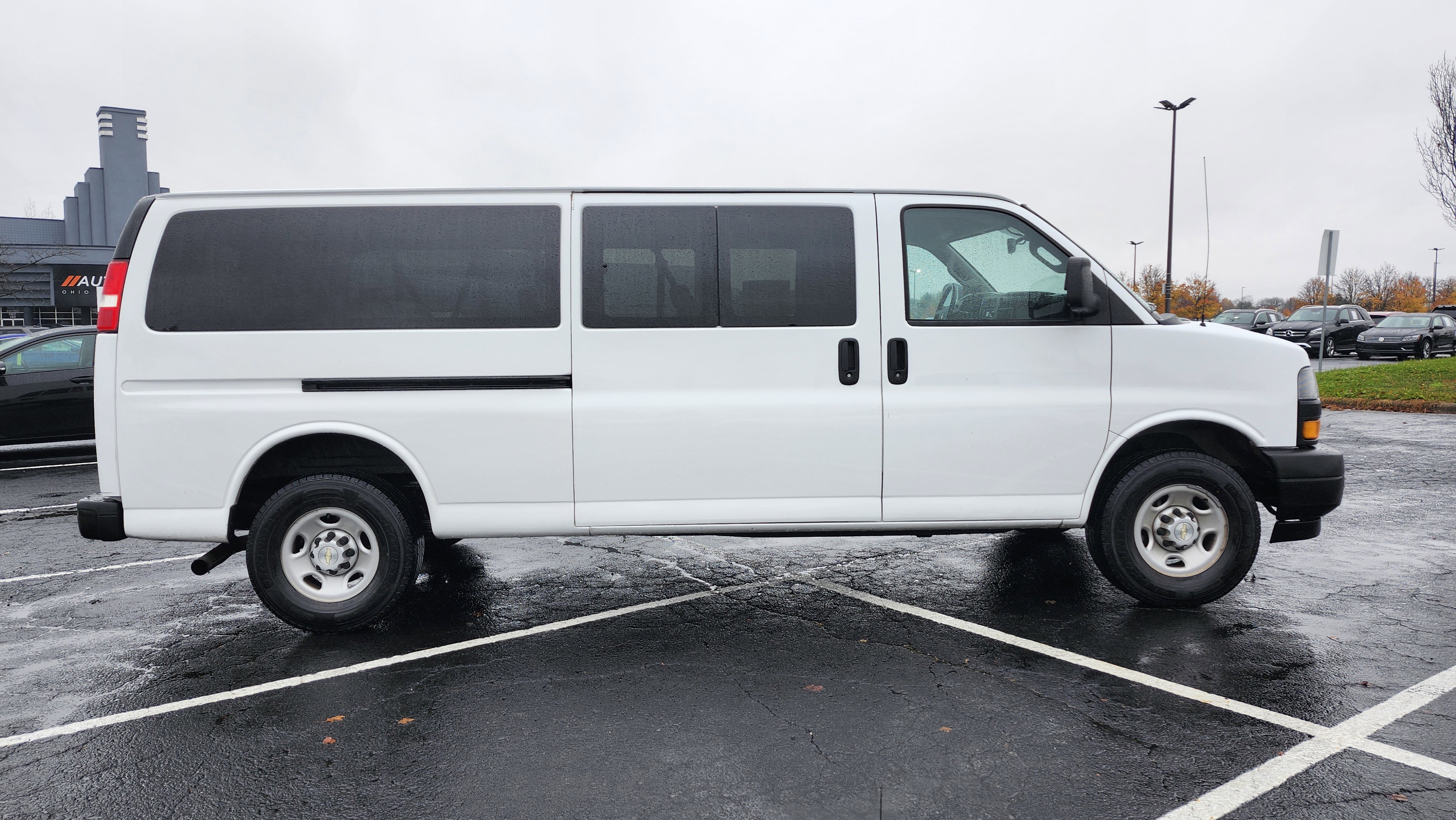 Used 2022 Chevrolet Express 3500 LS image 16