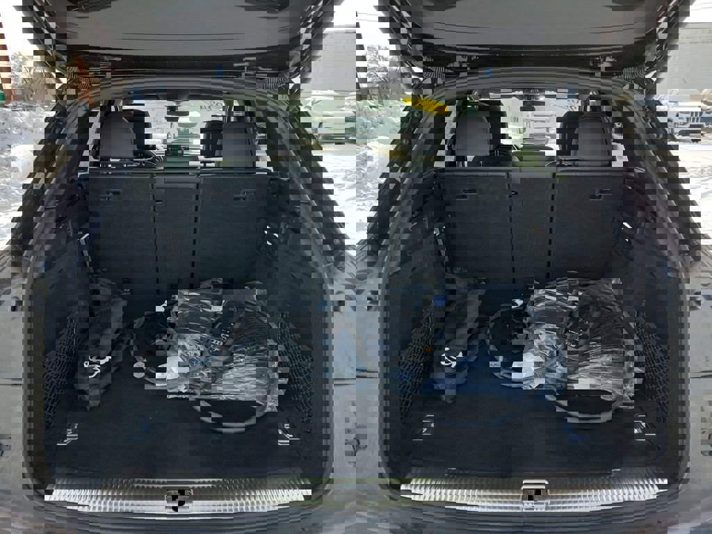 Used 2024 Audi Q5 e Prestige w/ Prestige Package image 8