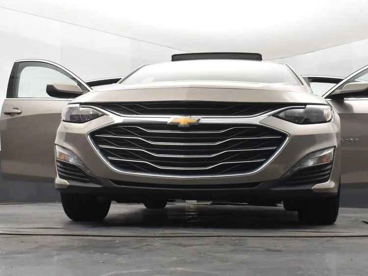 Used 2023 Chevrolet Malibu LT FWD image 11