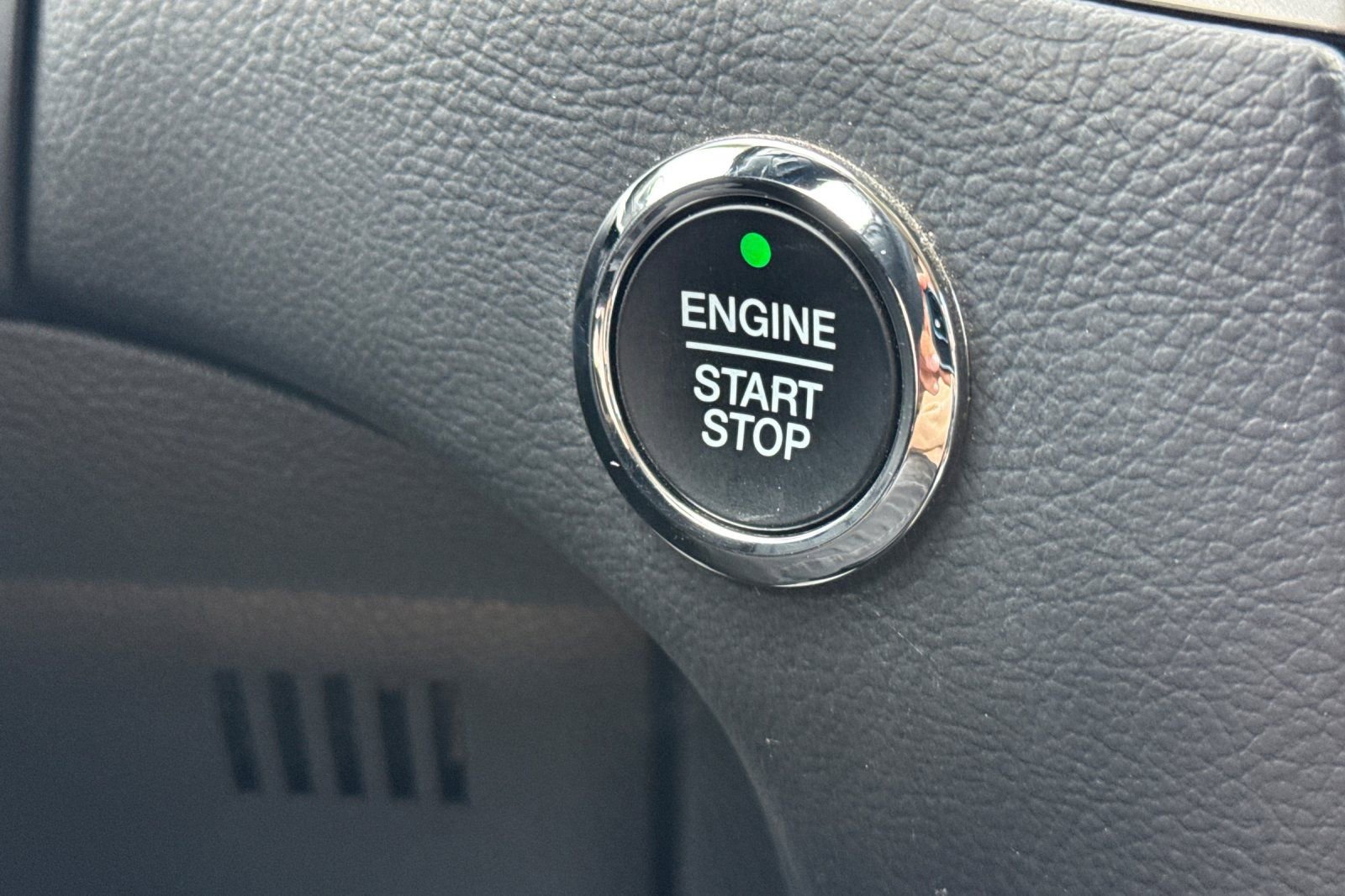 Used 2022 Ford Edge SEL image 24