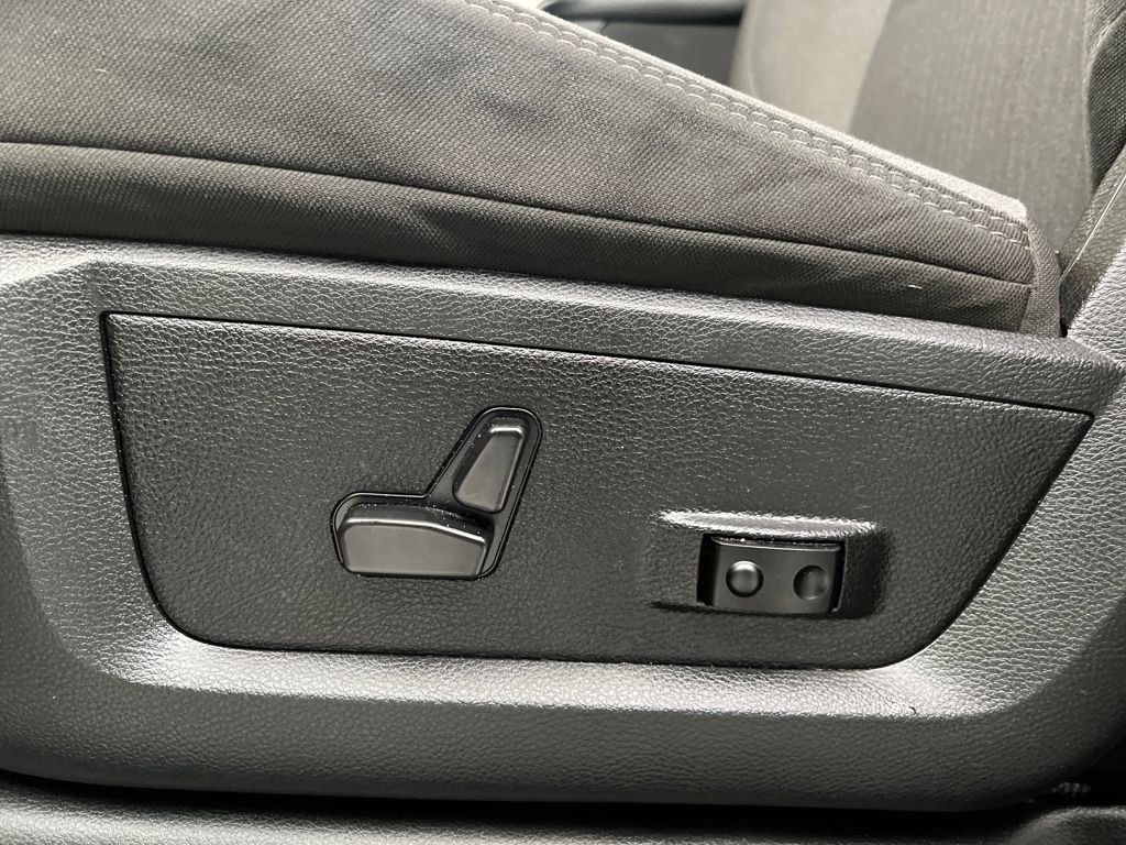 Used 2024 RAM 2500 Big Horn image 10