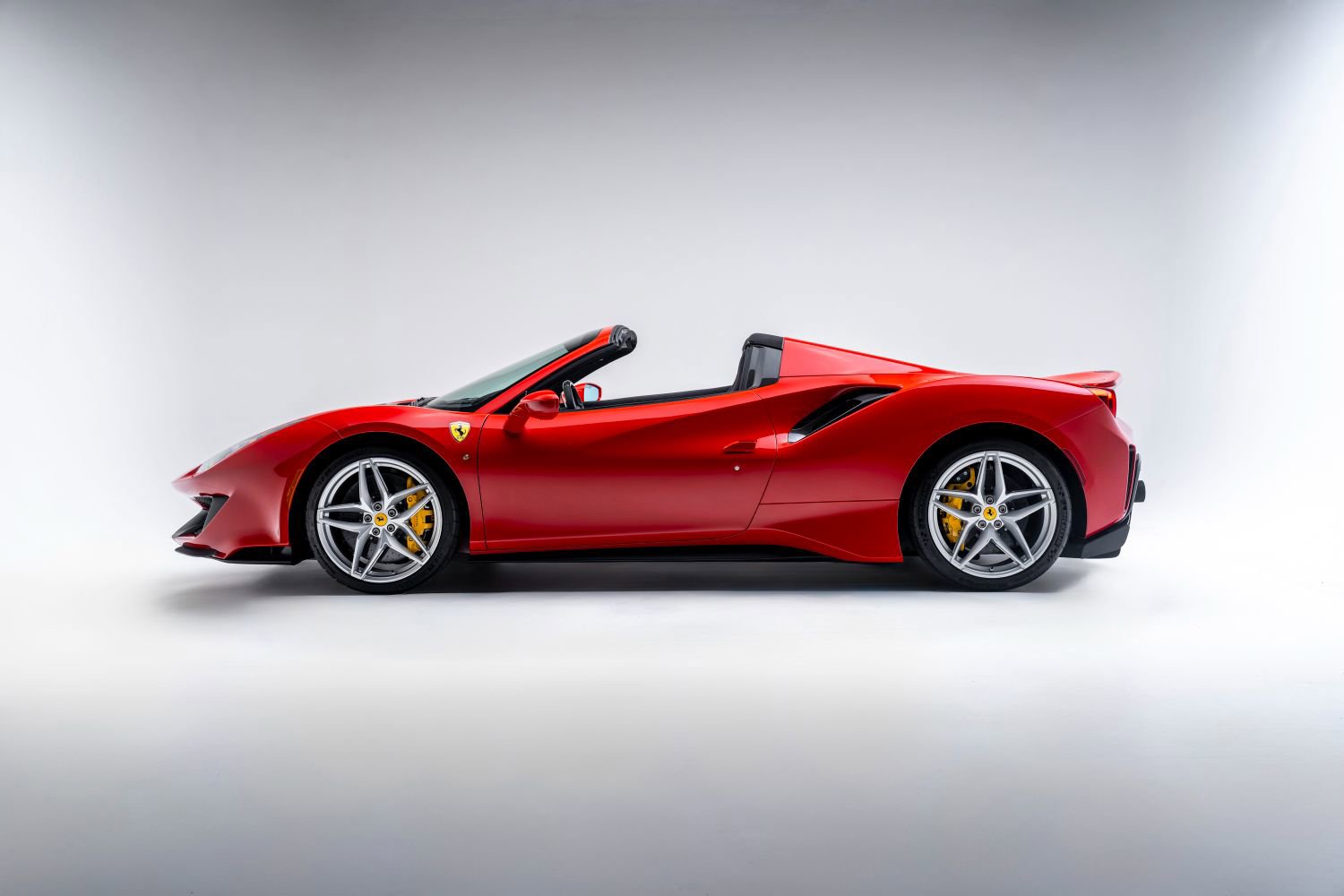 Used 2020 Ferrari 488 Pista Spider image 14