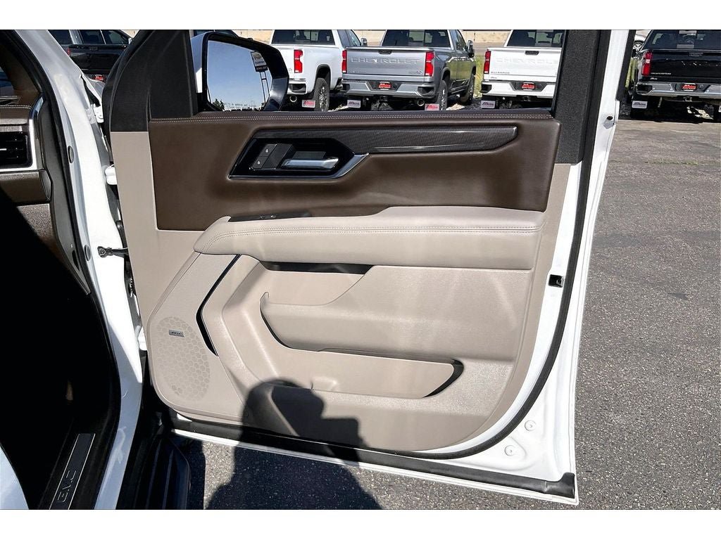 Used 2026 GMC Yukon Elevation AWD/4WD image 25