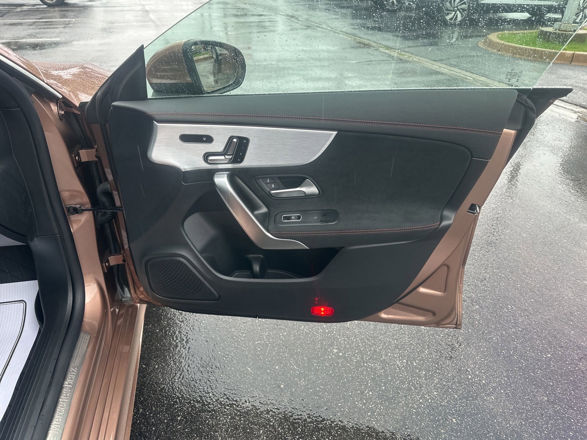 Used 2023 Mercedes-Benz CLA 250 4MATIC image 11