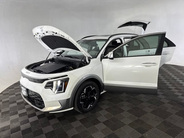 Certified 2023 Kia Niro Wave w/ Wave Preserve Package FWD image 12