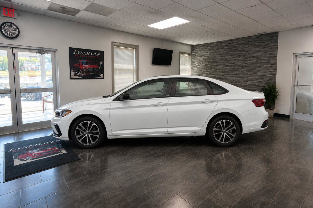 Used 2025 Volkswagen Jetta Sport FWD image 4