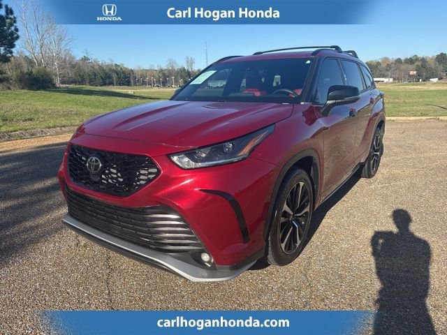 Used 2021 Toyota Highlander XSE image 1