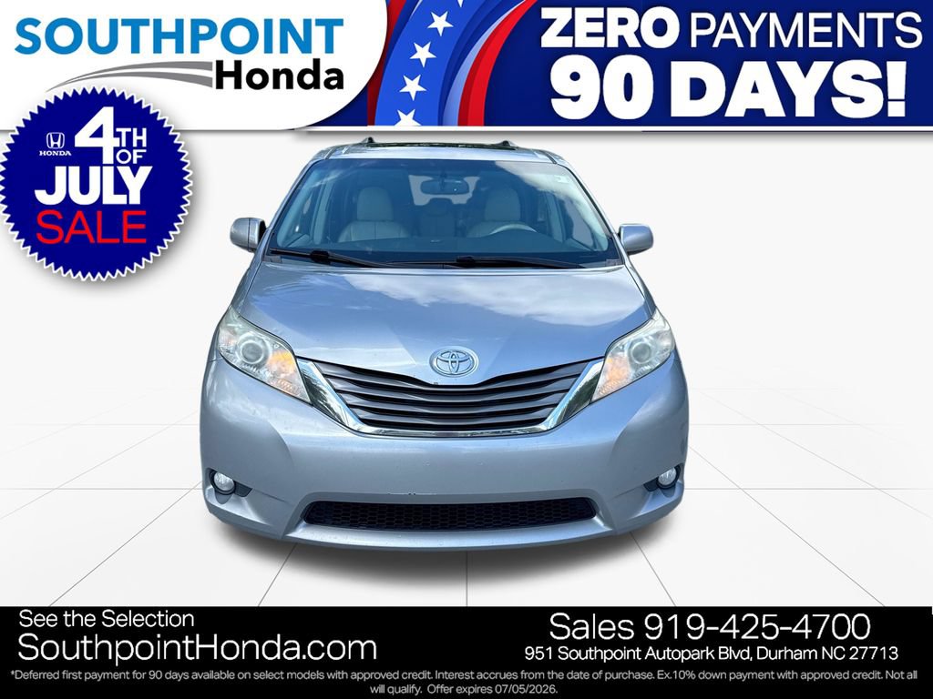 Used 2013 Toyota Sienna XLE FWD image 2