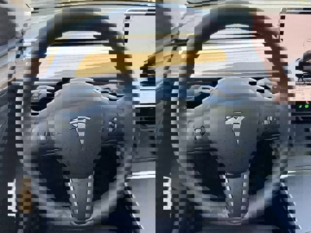 Used 2025 Tesla Model Y Performance image 13