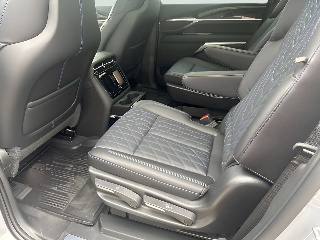 New 2026 Cadillac Escalade IQ Luxury 1 w/ LPO, Floor Liner Package AWD/4WD image 27