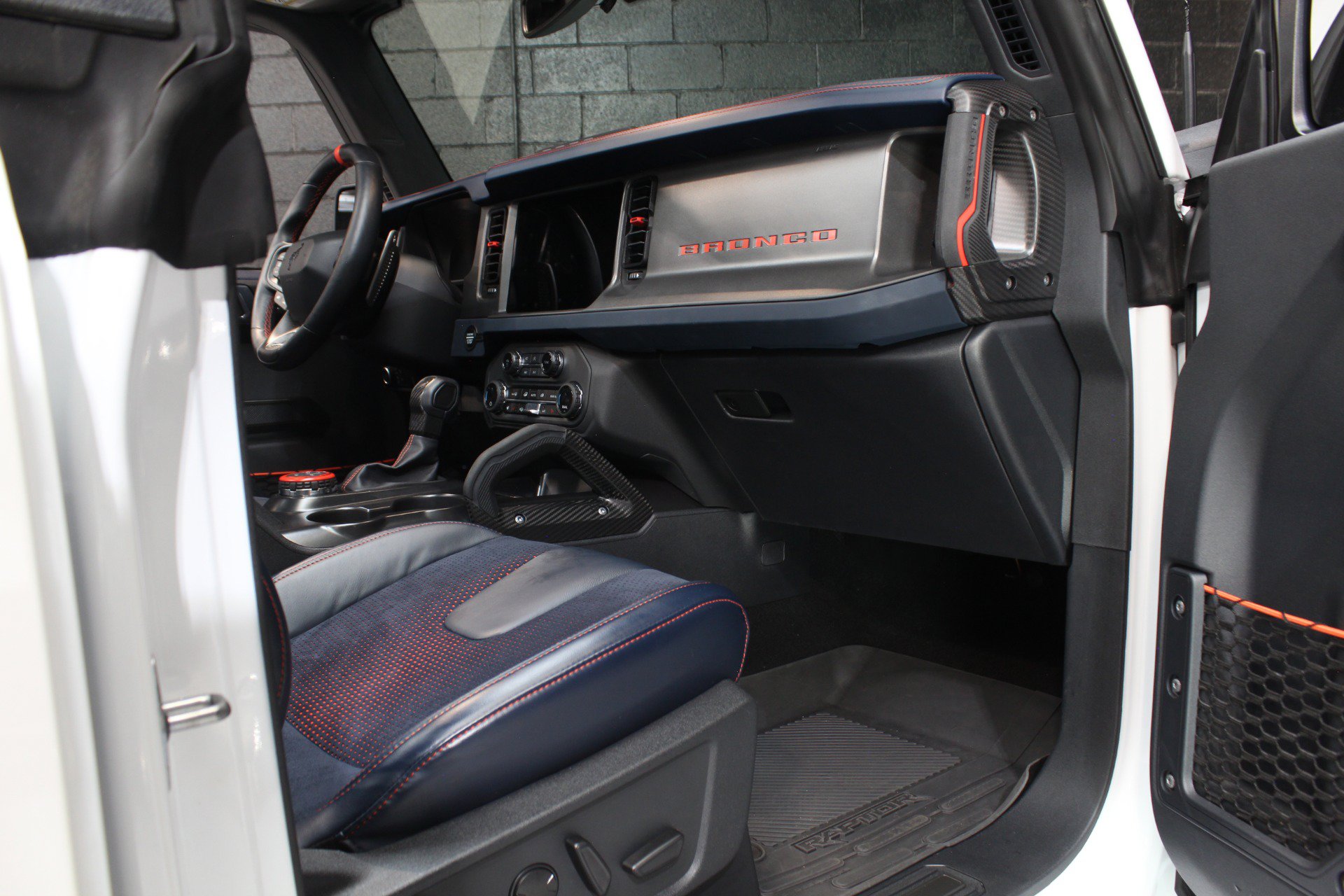 Used 2024 Ford Bronco Raptor w/ Interior Carbon Fiber Pack 6 AWD/4WD image 52