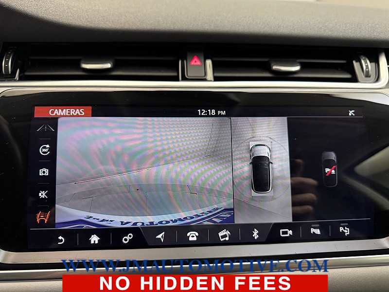 Used 2020 Land Rover Range Rover Evoque SE image 28