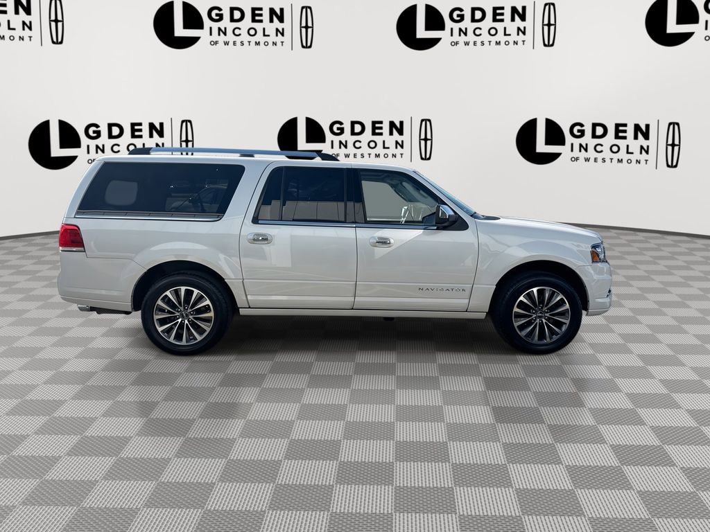 Used 2016 Lincoln Navigator L Select image 9