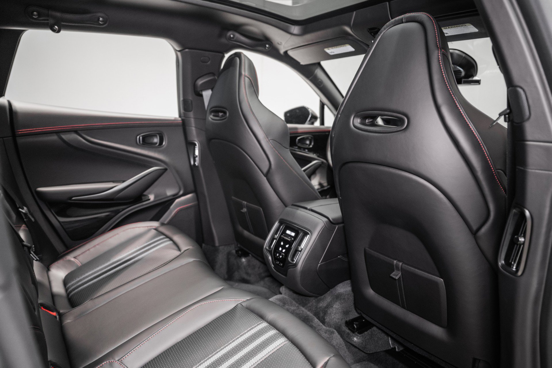 New 2026 Aston Martin DBX 707 image 18