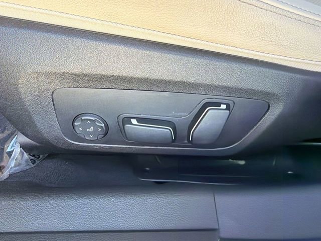 Certified 2025 BMW 330i Sedan w/ Convenience Package image 22