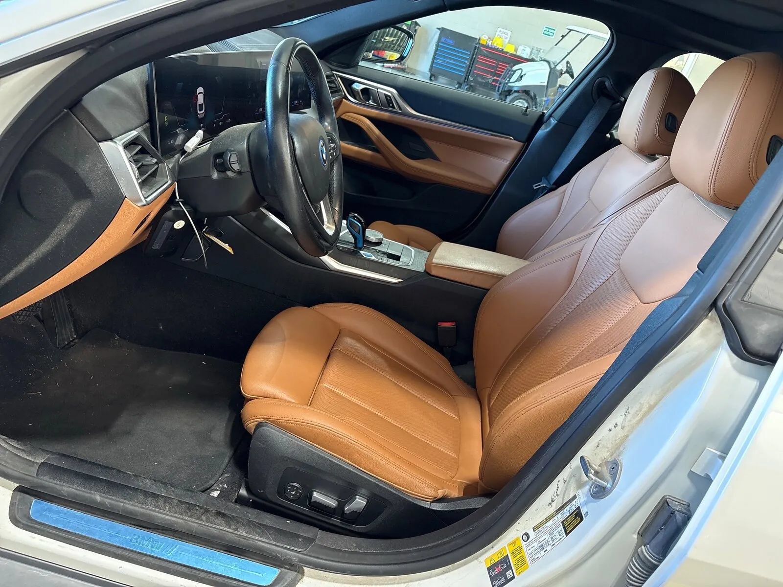 Used 2022 BMW i4 eDrive40 RWD image 4