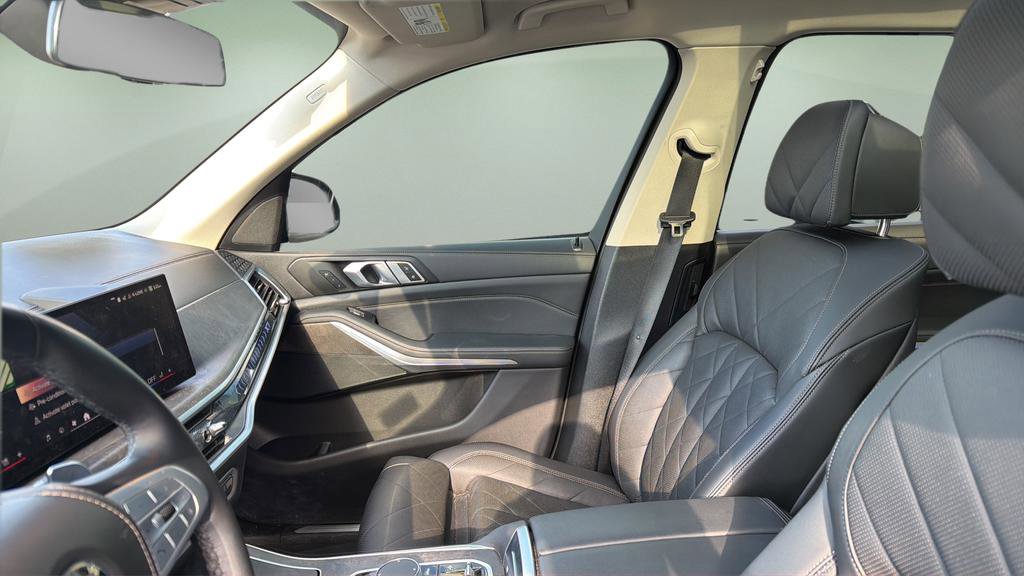 Used 2024 BMW X7 xDrive40i w/ Climate Comfort Package image 12