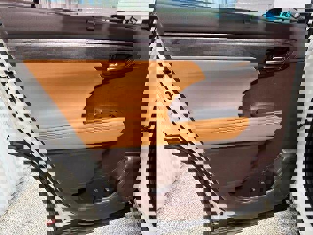 Used 2021 Toyota Highlander Platinum image 21