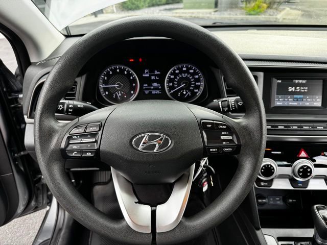Used 2019 Hyundai Elantra SE w/ Cargo Package image 16