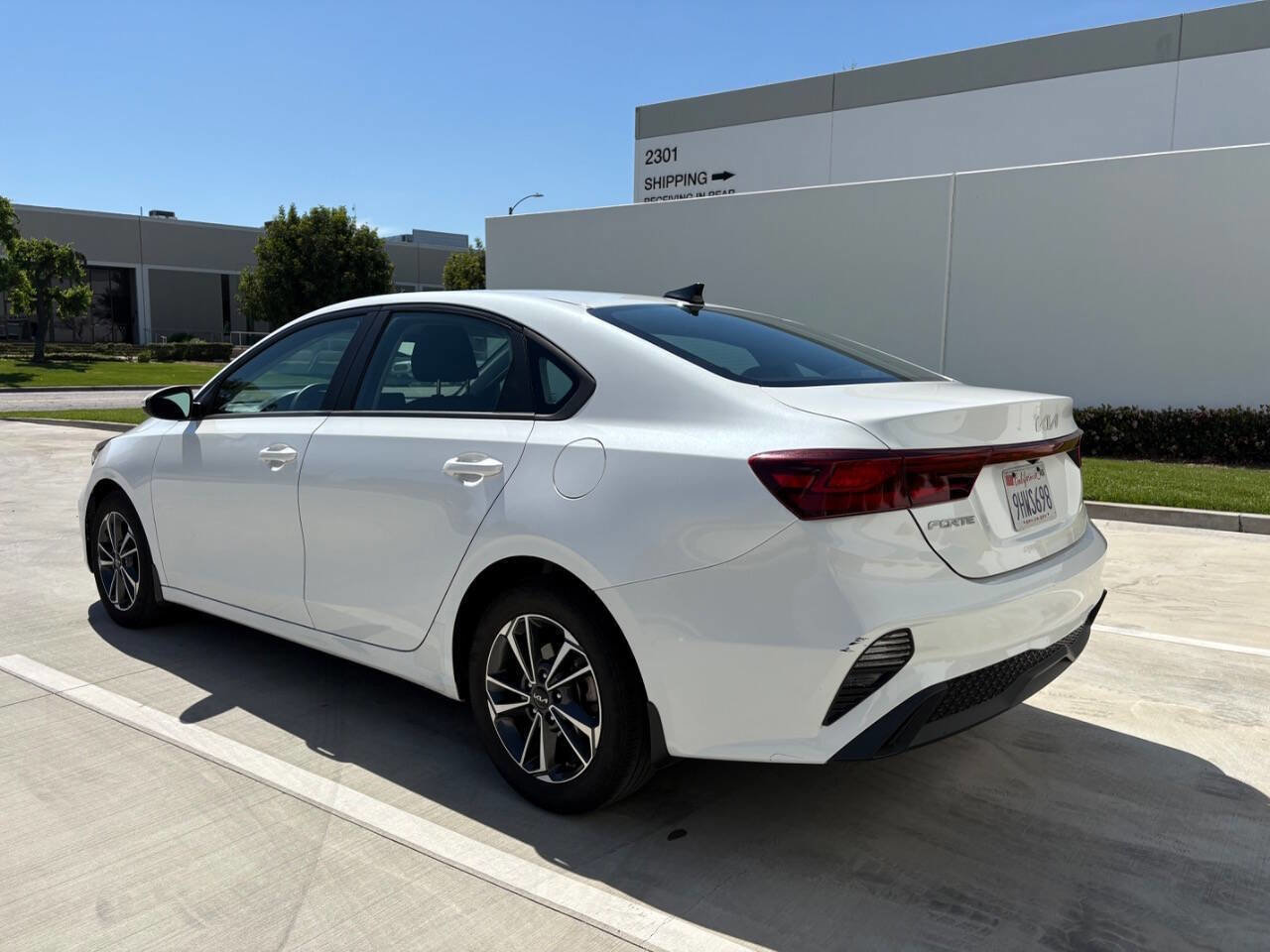 Used 2023 Kia Forte LXS image 4