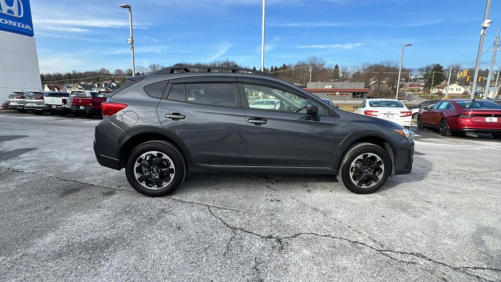 Used 2021 Subaru Crosstrek 2.0i Premium w/ Moonroof Package image 3