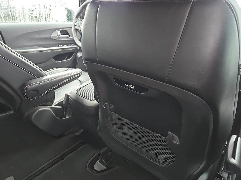 Used 2025 Chrysler Pacifica Limited image 84