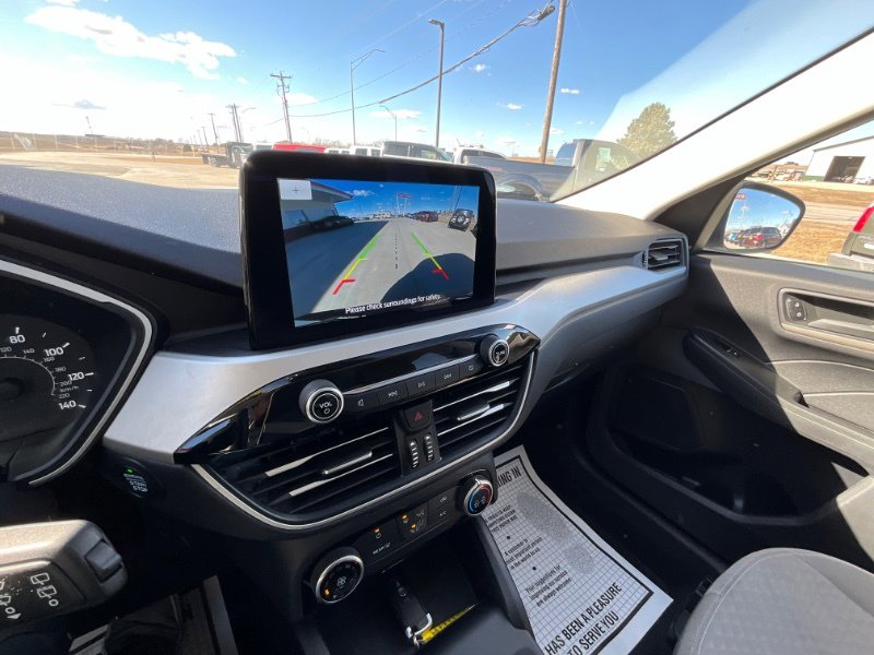 Used 2022 Ford Escape SE w/ SE Sport Appearance Package image 13