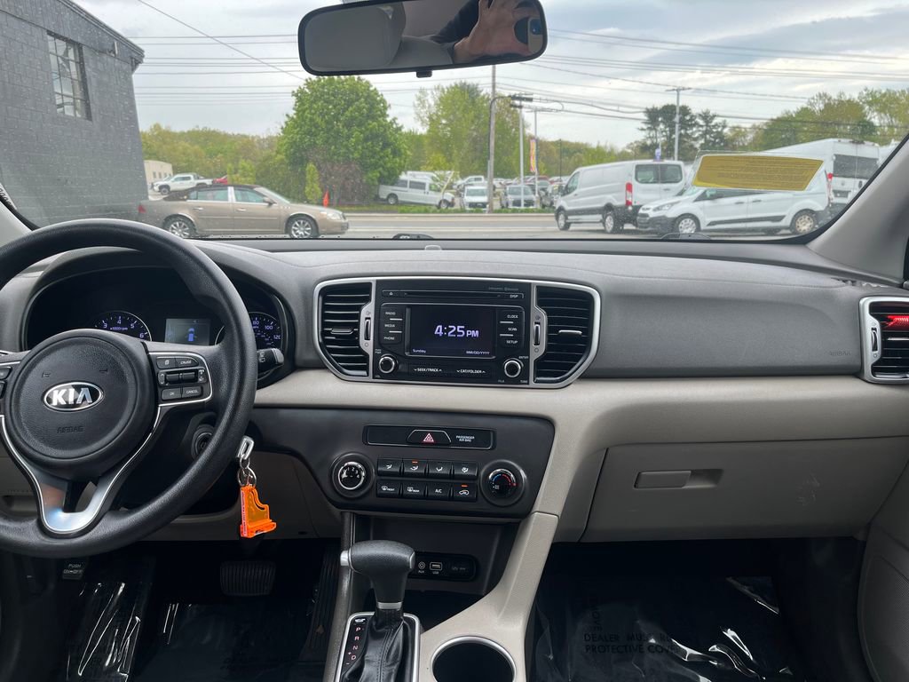 Used 2017 Kia Sportage LX AWD/4WD image 18