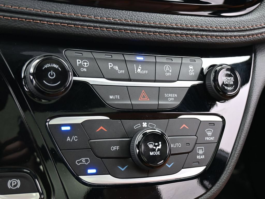 Used 2024 Chrysler Pacifica Pinnacle image 27