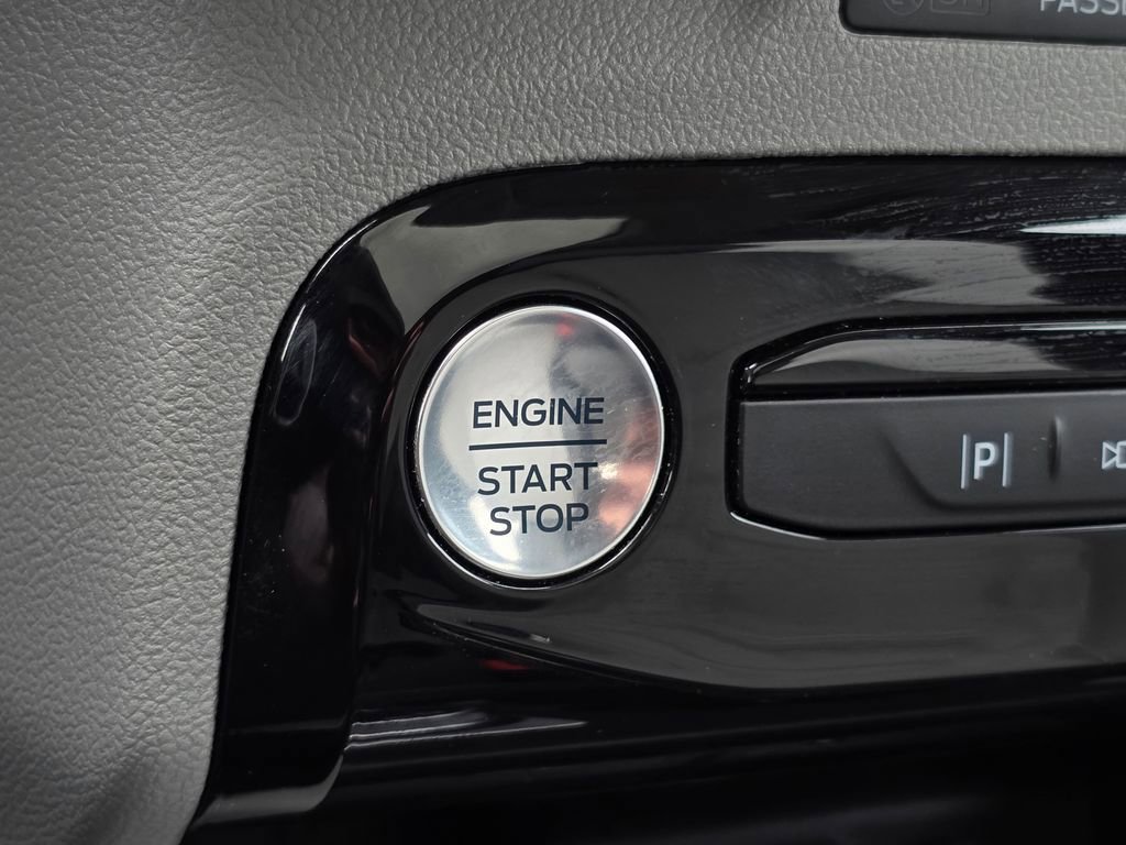 Used 2023 Ford Escape Platinum w/ Premium Technology Package FWD image 29