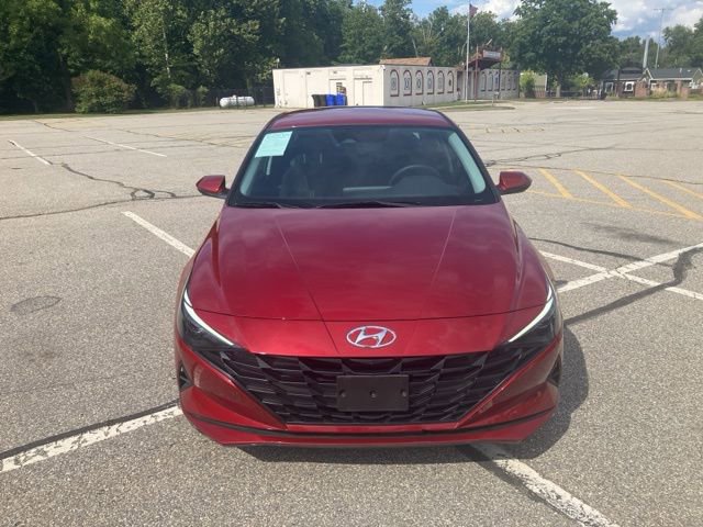 Used 2023 Hyundai Elantra SEL w/ Cargo Package FWD image 2