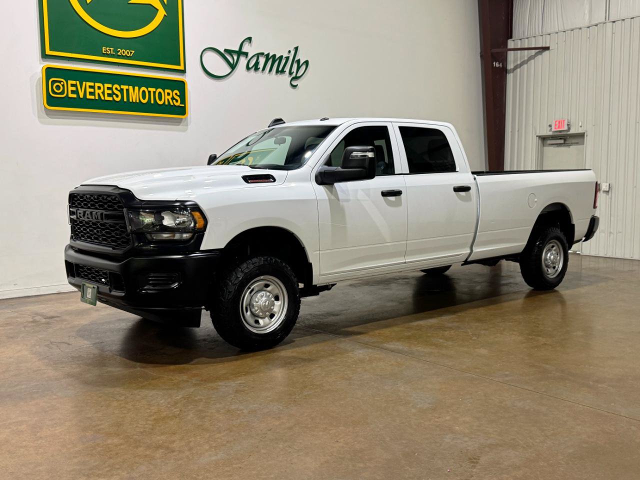 Used 2023 RAM 2500 Tradesman AWD/4WD image 3