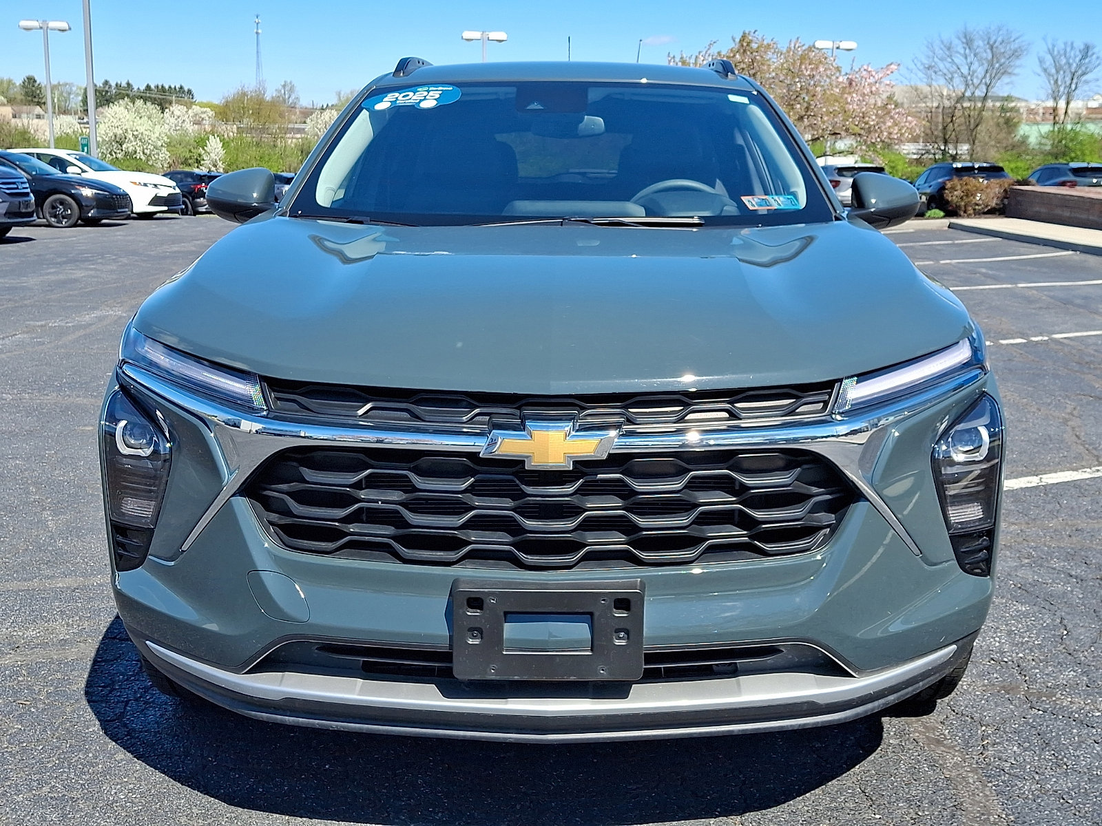 Certified 2025 Chevrolet Trax LT FWD image 2