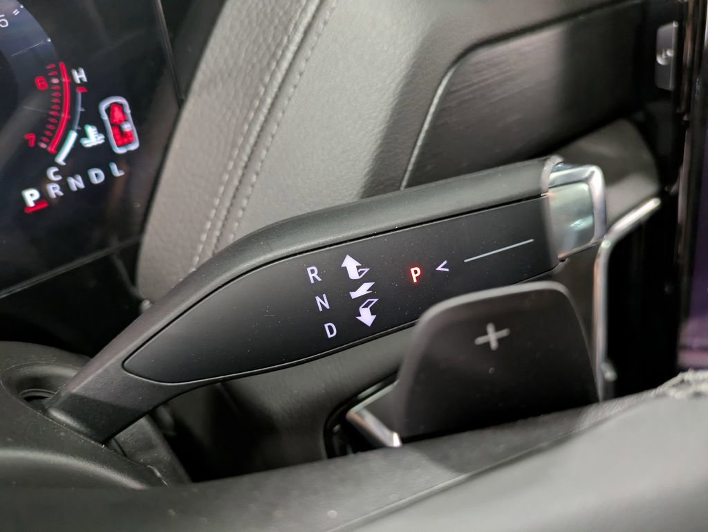 Used 2026 GMC Yukon Denali w/ Sun & Power Step Package AWD/4WD image 18