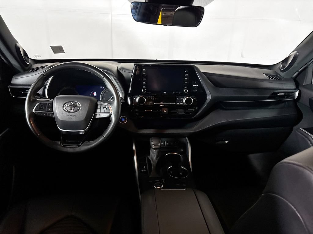 Used 2021 Toyota Highlander XSE AWD/4WD image 12