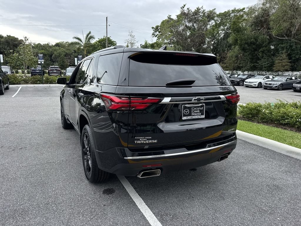 Used 2023 Chevrolet Traverse Premier FWD image 13