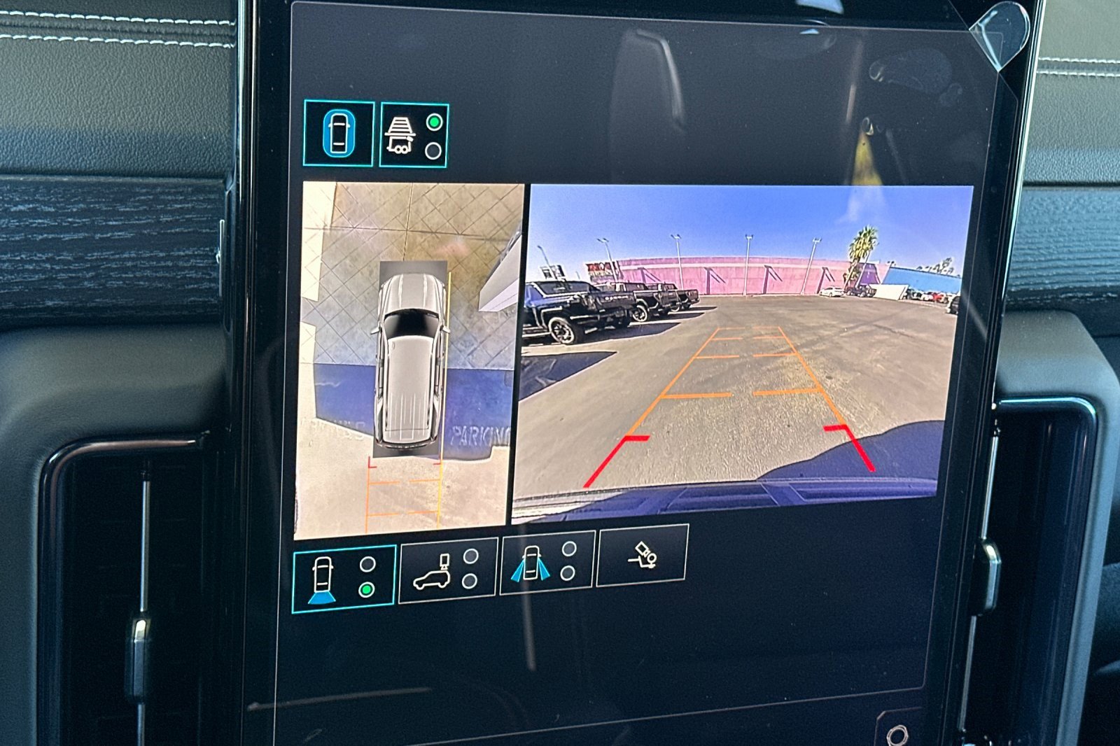 New 2025 GMC Yukon AT4 Ultimate w/ LPO, Floor Liner Package image 19