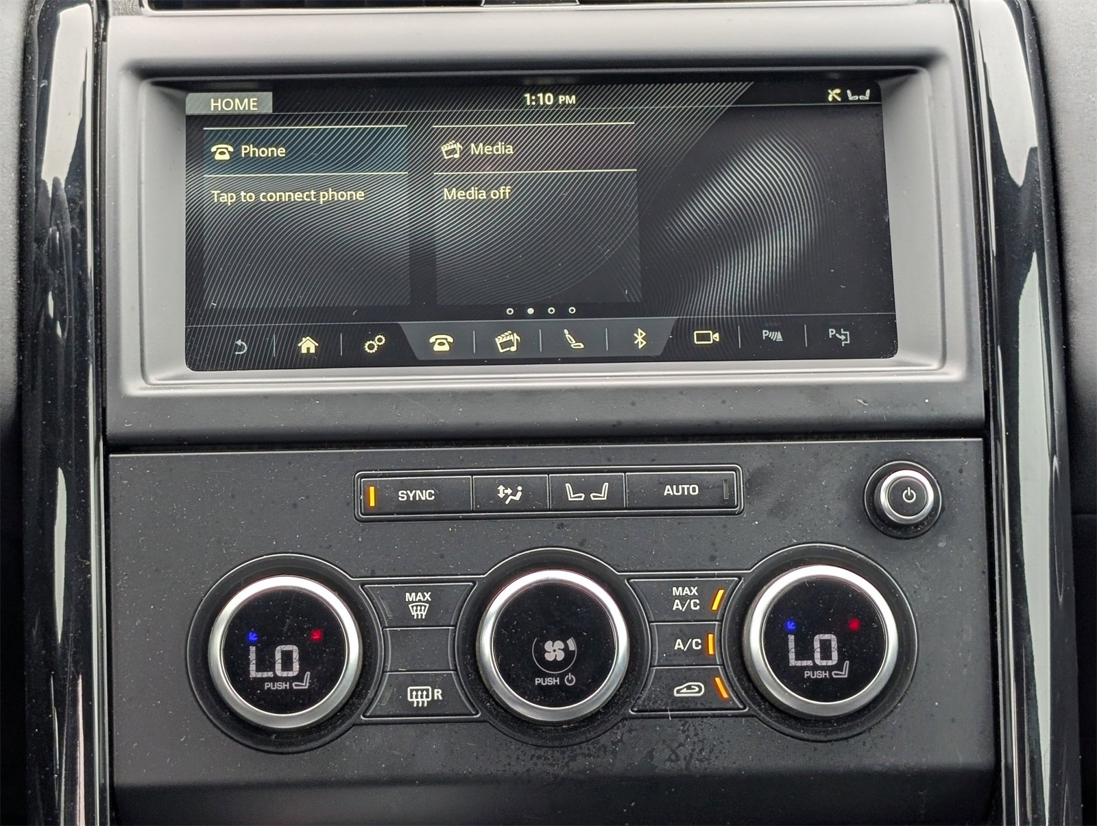 Used 2020 Land Rover Discovery SE image 18