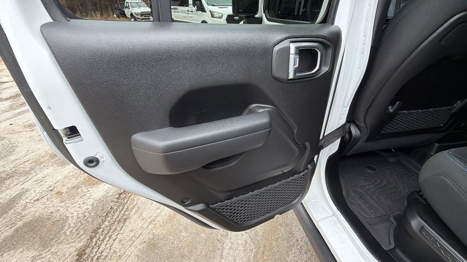 Used 2024 Jeep Wrangler Unlimited Rubicon 4xe image 22