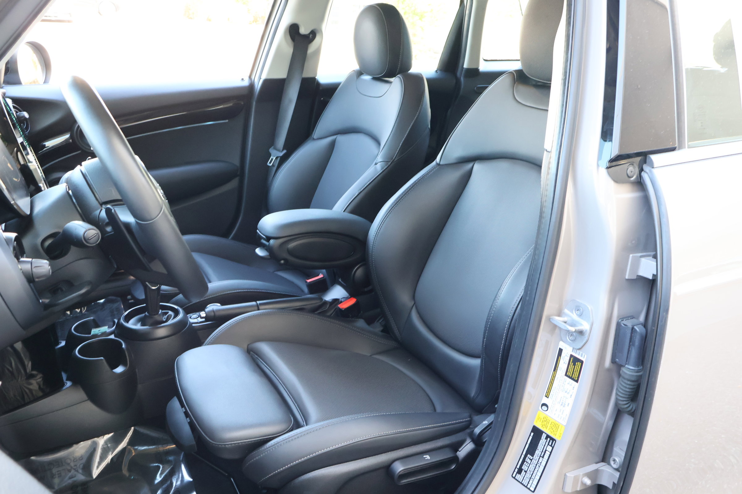 Used 2022 MINI Cooper S w/ Premium Package image 2