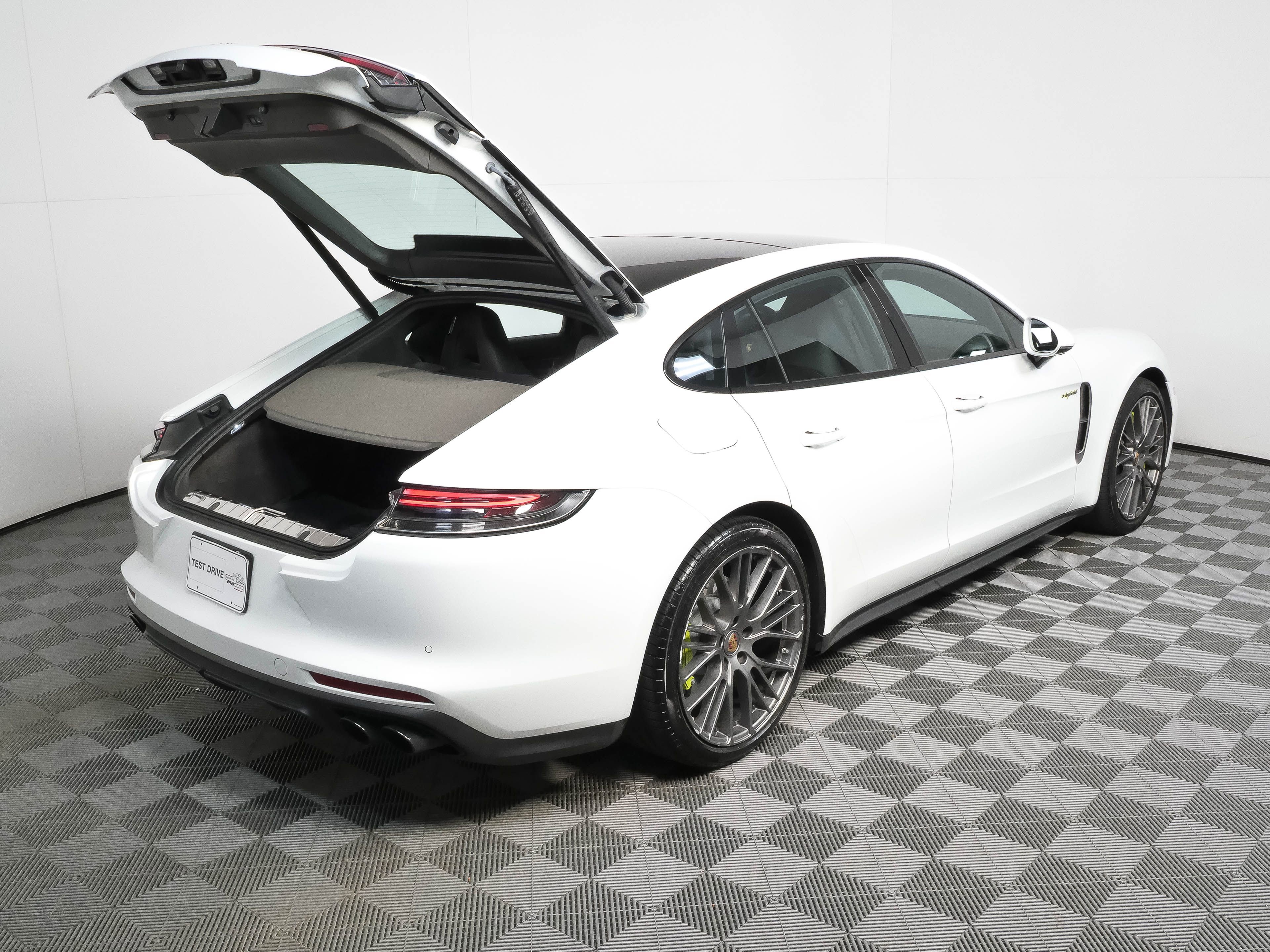 Certified 2023 Porsche Panamera AWD/4WD image 30