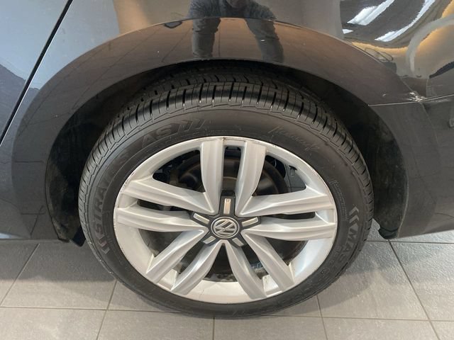 Used 2017 Volkswagen Passat 1.8T SE FWD image 40