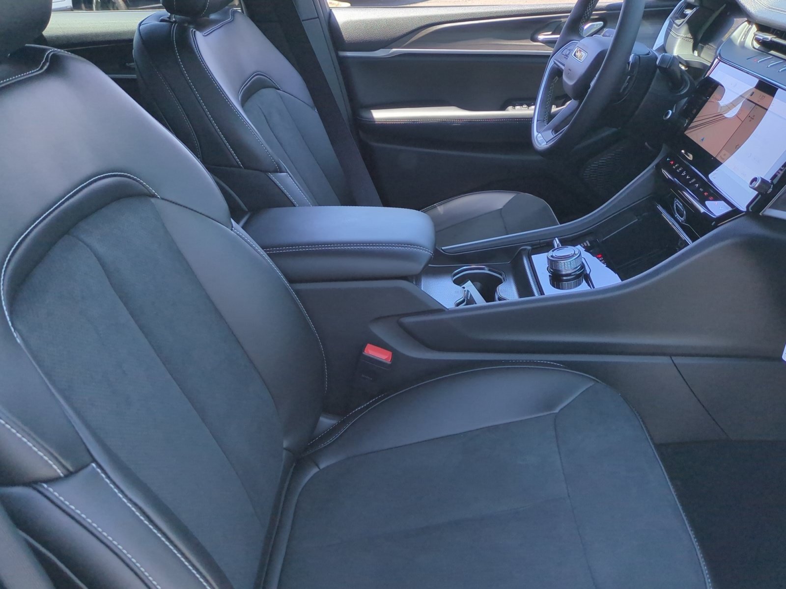 New 2026 Jeep Grand Cherokee Altitude AWD/4WD image 19