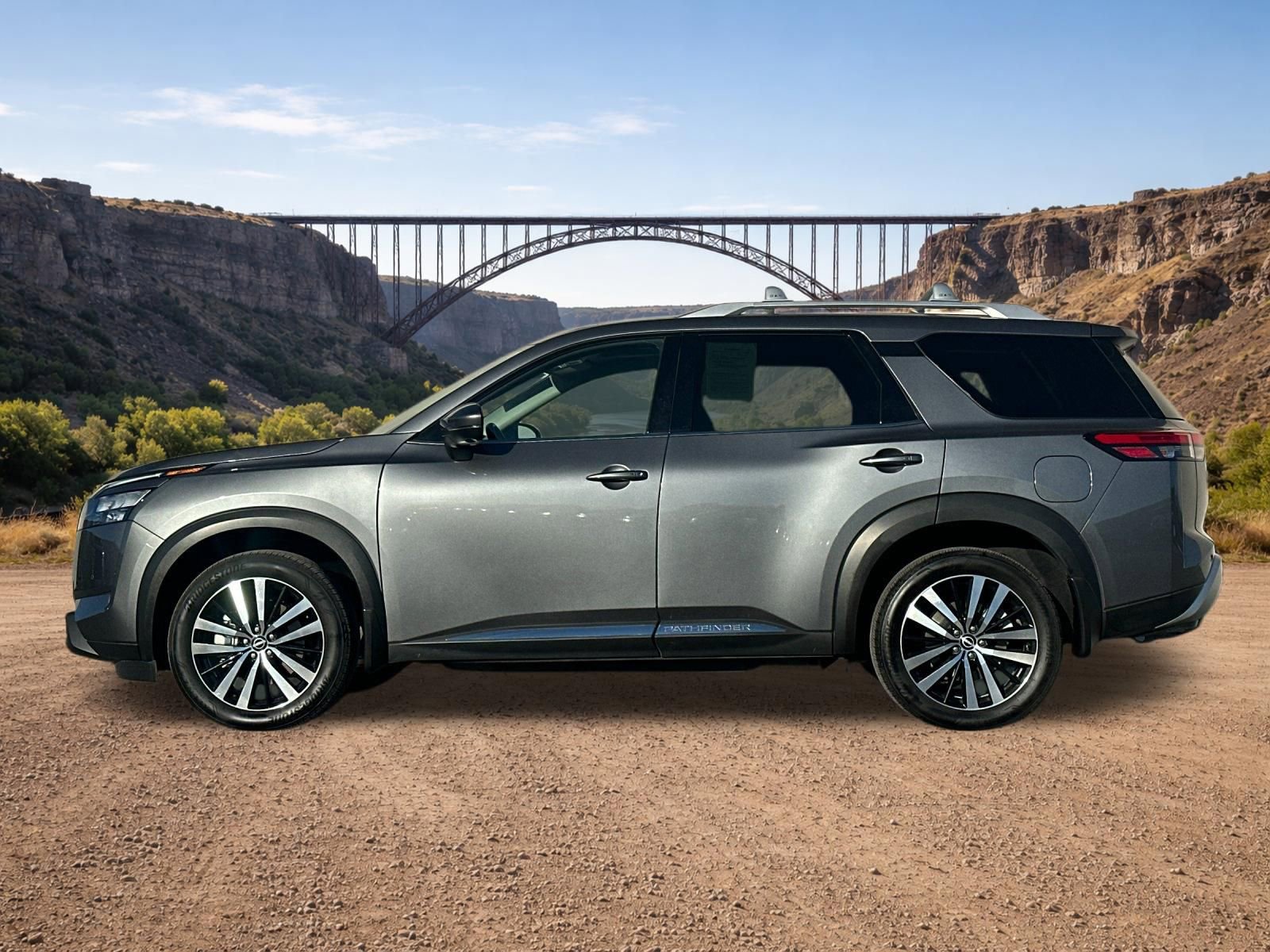 Used 2025 Nissan Pathfinder Platinum image 6